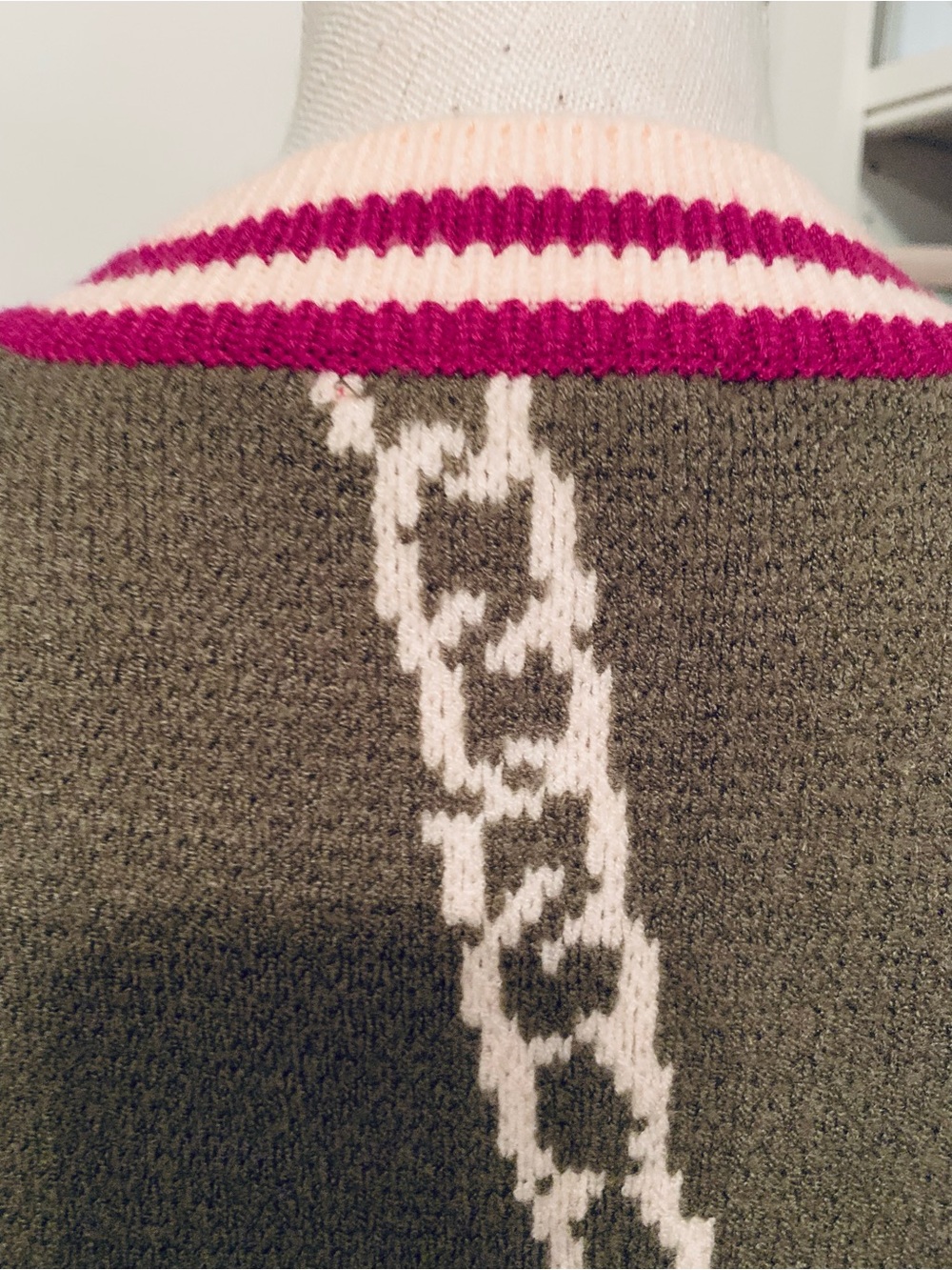 THML💕NWT! SHORT SLEEVE, ROUND NECK, KNIT SWEATER. EXCELLENT CONDITION! - Picture 6 of 11